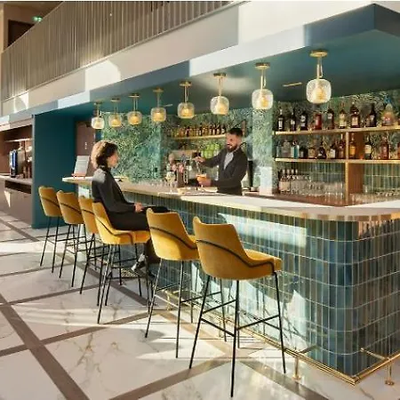 Отель Mercure St Germain En Laye 4*