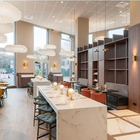 Отель Mercure St Germain En Laye 4*