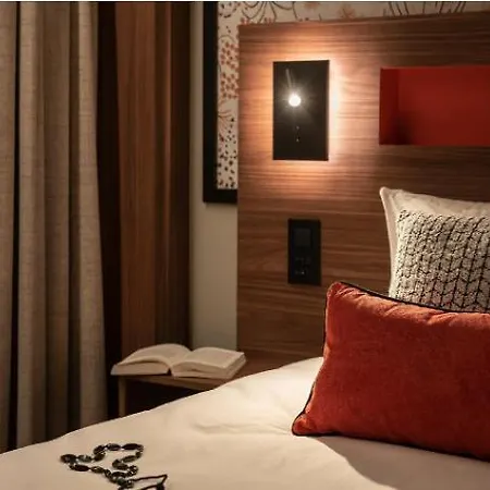 Отель Mercure St Germain En Laye