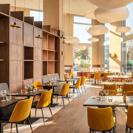 Hotel Mercure St Germain En Laye 4*