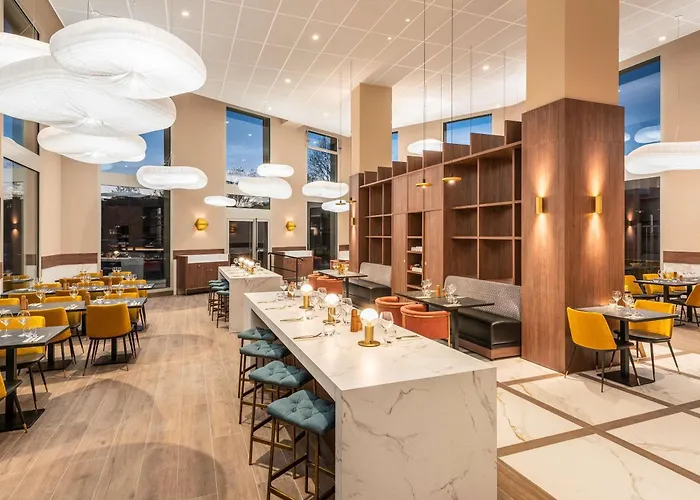 Hotel Mercure St Germain En Laye 4*