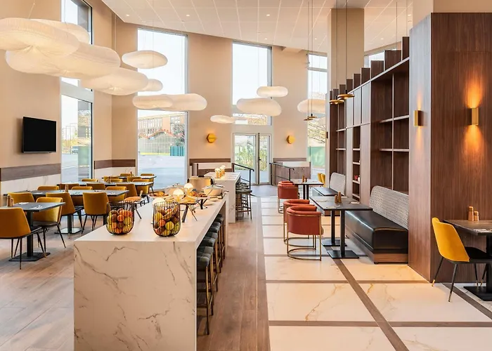 Hotel Mercure St Germain En Laye 4*